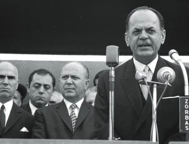 ΣΥΡΙΖΑ: «Σκάνδαλο η προσφορά της Espresso με τα εμβατήρια της χούντας»!